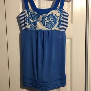 Lulu Lemon XL workout tank. Shelf bra.